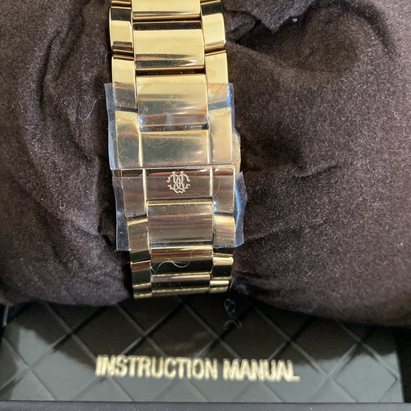 ROBERTO CAVALLI TIMEWEAR GOLD WATCH BRAND NEW IN BOX - Picture 2 of 9